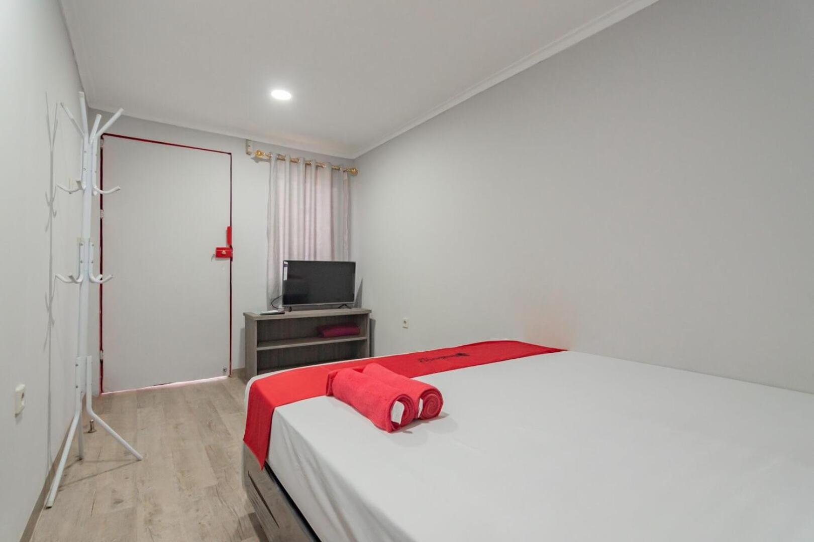 Hotel RedDoorz near Lembang Park&Zoo Zewnętrze zdjęcie